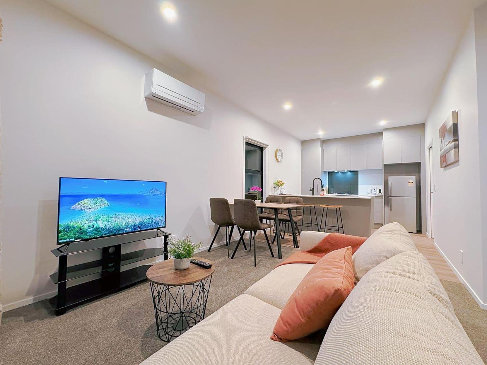 Modern & Stylish 3 Bedroom At Lowerhutt Лоуър Хът Екстериор снимка